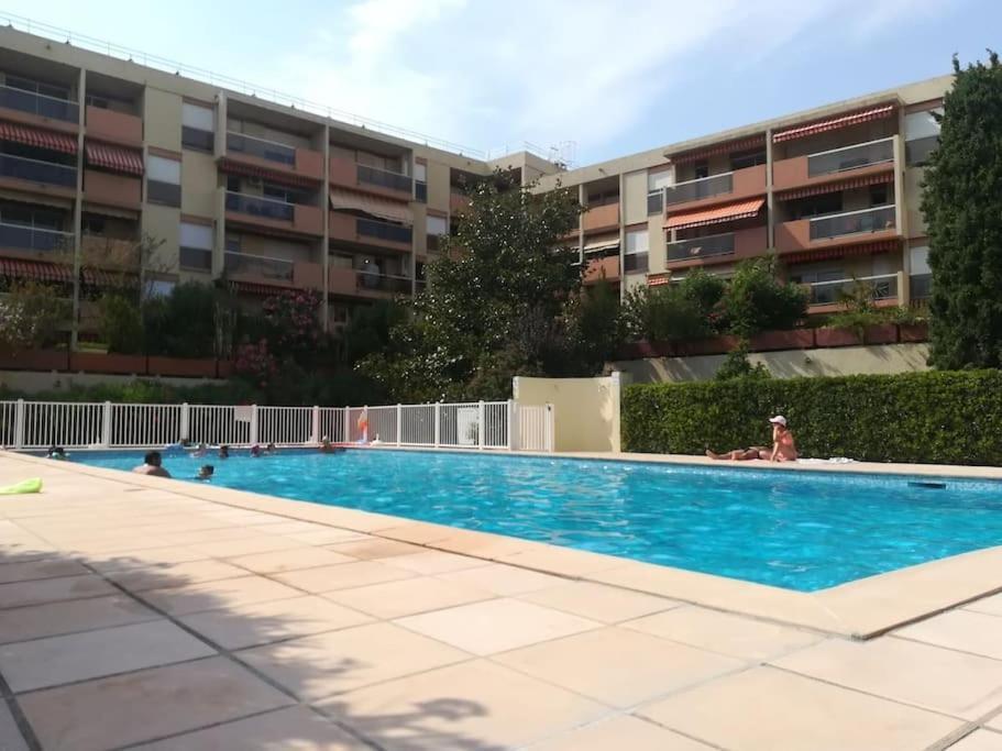 Apartament Les Jardins Du Luxembourg Hyères Zewnętrze zdjęcie