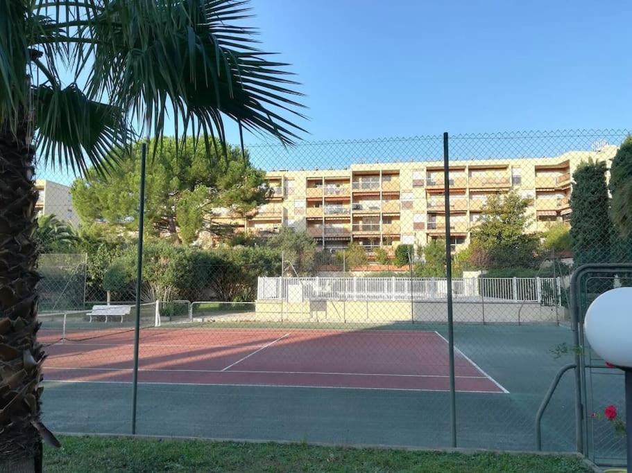 Apartament Les Jardins Du Luxembourg Hyères Zewnętrze zdjęcie
